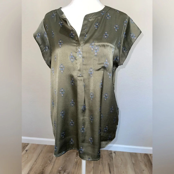 LIZ CLAIBORNE NWOT Beautiful blouse - Picture 1 of 7